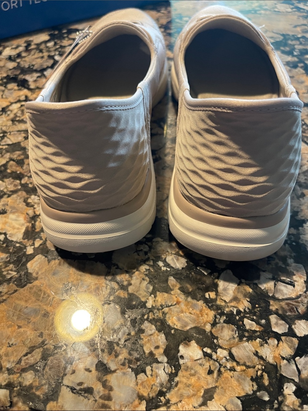 EUC Skechers Women's Slip-On Moccasins in Taupe suze 8 - Picture 3 of 7